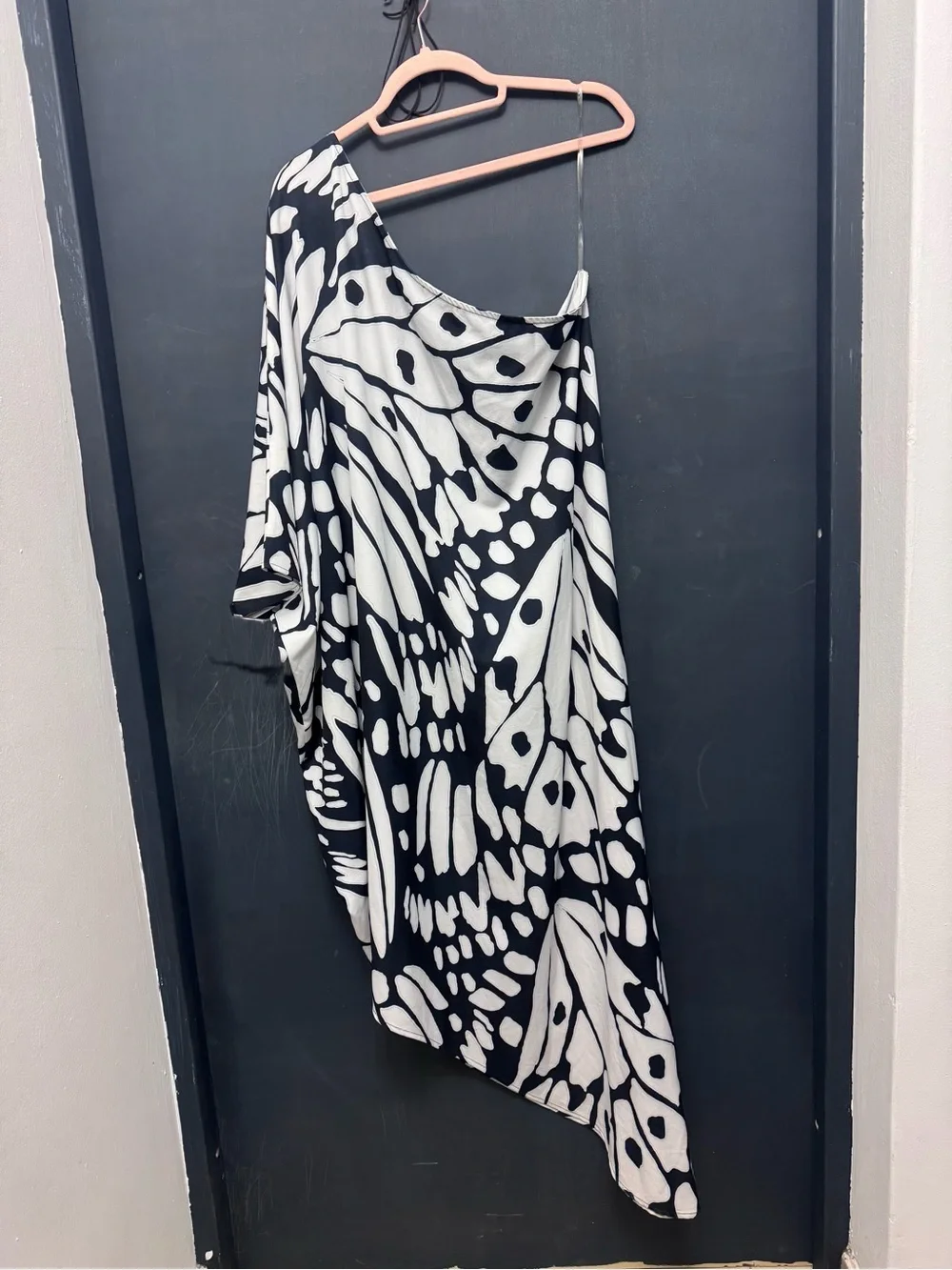 Black and White One-Shoulder Midi Dress